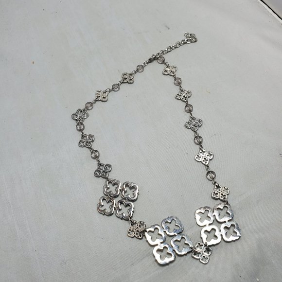 Bijou Clover Link Silver Necklace - Picture 5 of 9